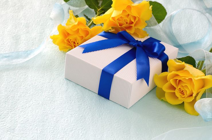 青いリボンのギフト